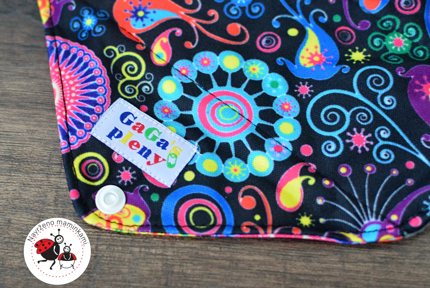 Slipová menstruační vložka Páv uhlík