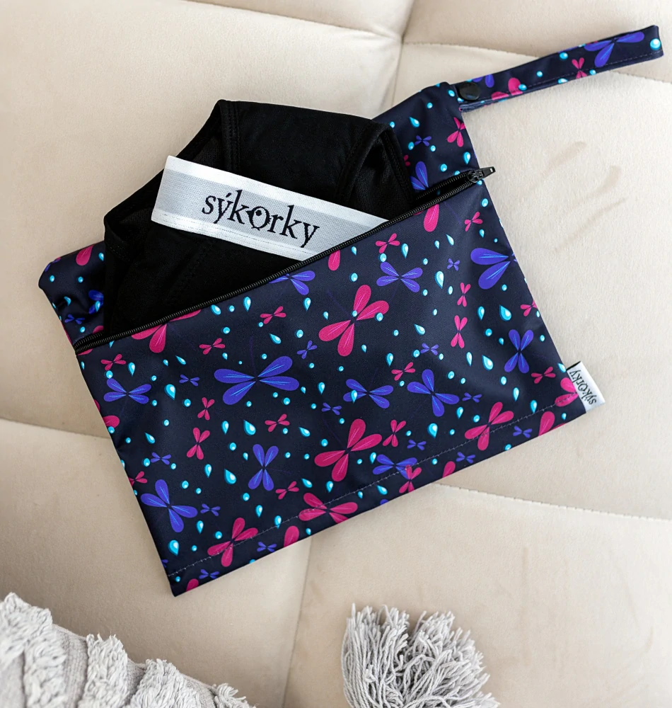 Nepromokavá taštička na menstruační kalhotky Motýl